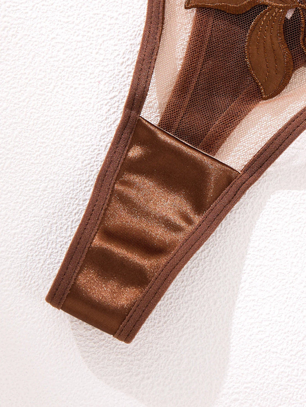 Coffee-colored embroidered print pajama set - A set featuring a floral design suitable for women, a sexy bra ZA824031