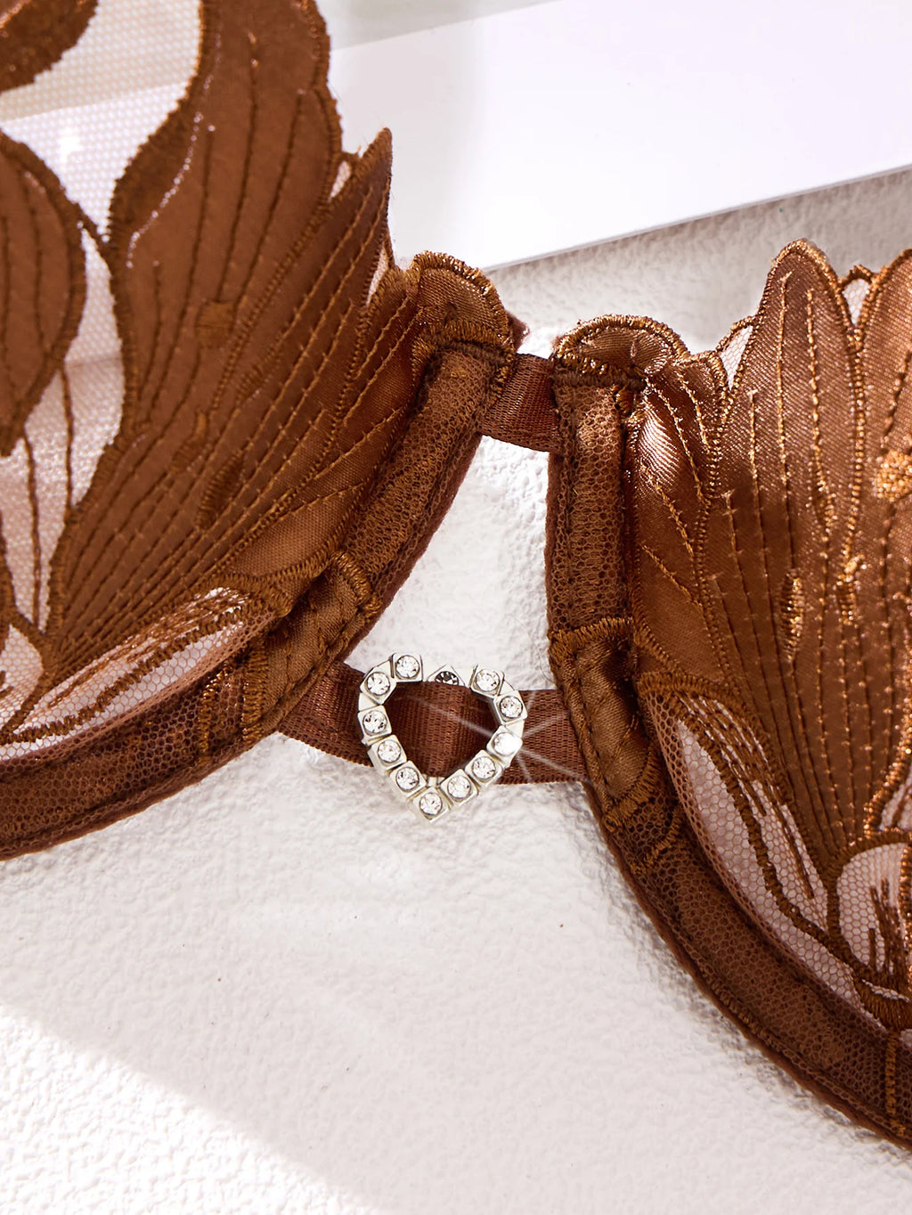 Coffee-colored embroidered print pajama set - A set featuring a floral design suitable for women, a sexy bra ZA824031